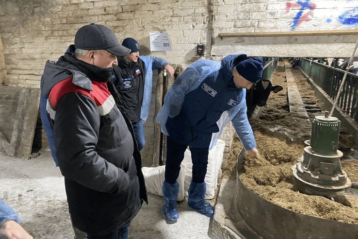 Контроль хозяйств: визит начальника Управления ветеринарии в Лужский район