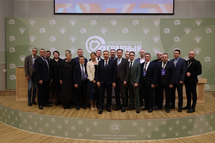 АПК Ленобласти: лидерство в производстве и развитие веткадров