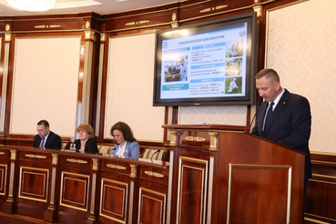Леонид Кротов выступил с подробным докладом о работе государственной ветеринарной службы перед губернатором