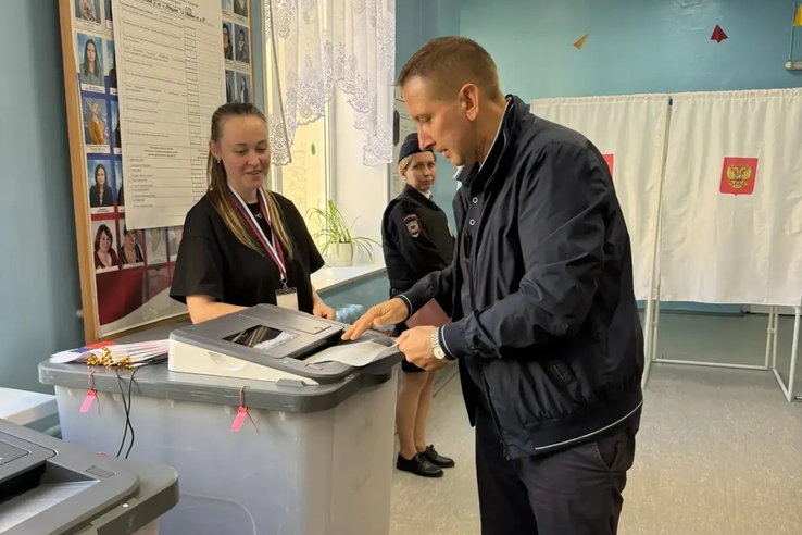Госветслужба в полном составе голосует на выборах губернатора