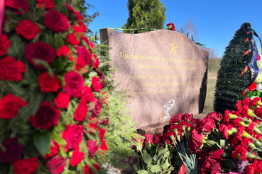 На Невском пятачке установили памятник  преподавателям и курсантам военного ветеринарного училища
